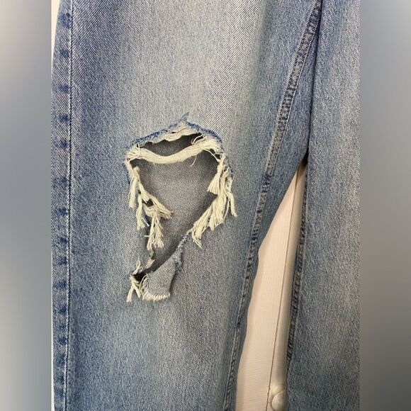 &denim Distressed Mom Jeans in 90s Style - Picture 5 of 6